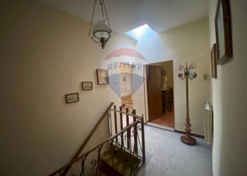 Scale - Casa semi indipendente Vicolo Castrica
 
26, Fabriano - foto 9