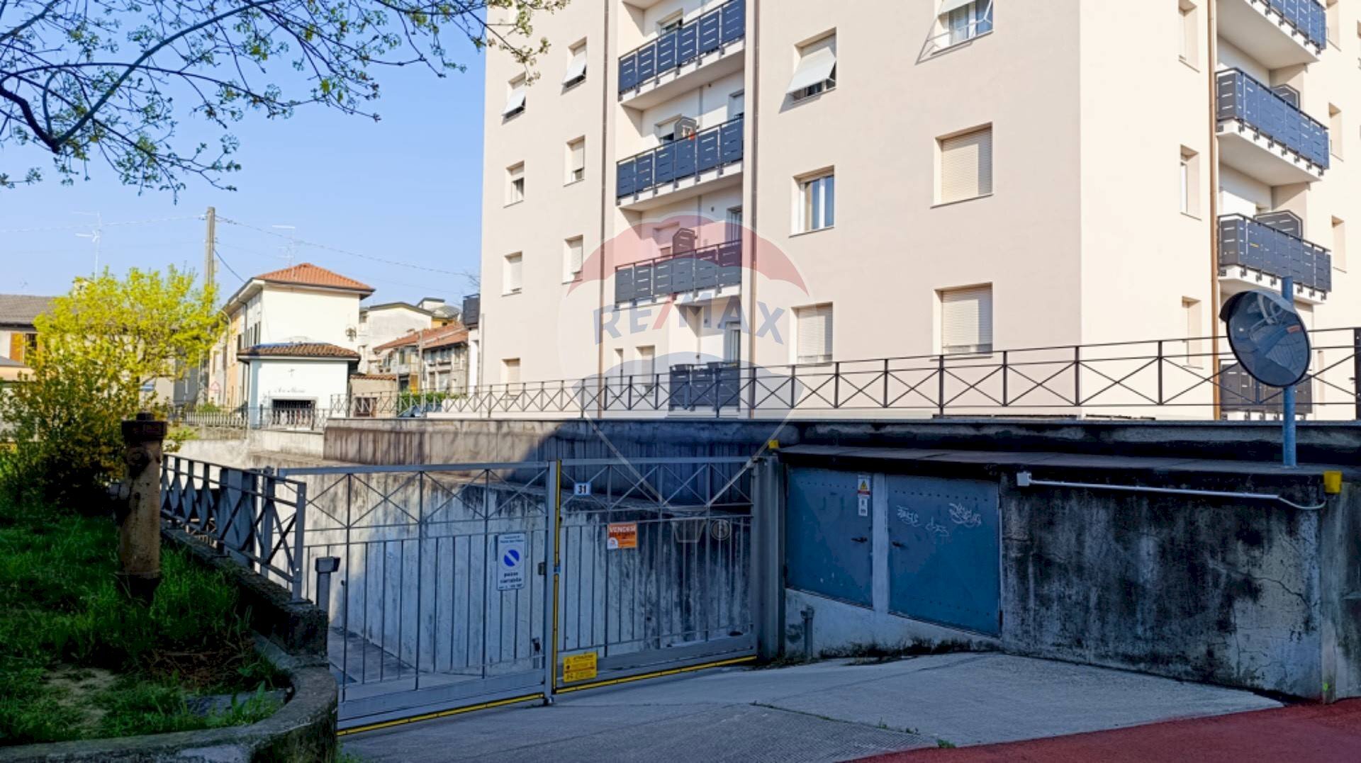 Edificio all\'aperto - Box via don lombardi
 
31, Ponte San Pietro - foto 2