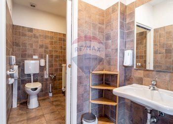 Bagno - Locale Commerciale Piazza Europa
 
3, Collecchio - foto 9