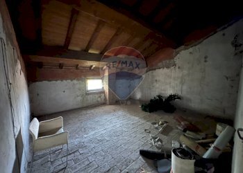 Stanza vuota - Rustico frazione vedole
 
51, Colorno - foto 33