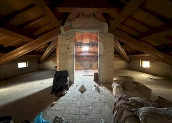 Stanza vuota - Rustico frazione vedole
 
51, Colorno - foto 34