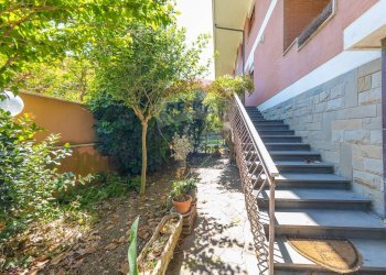 Scale - Independent house Via dello Zeffiro, Fiumicino - photo 3