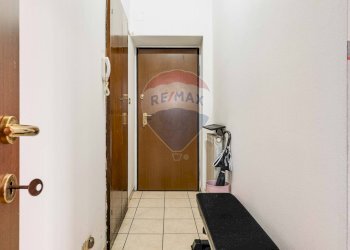 Hall / corridoio - Bilocale viale Sicilia
 
24, Busto Arsizio - foto 17