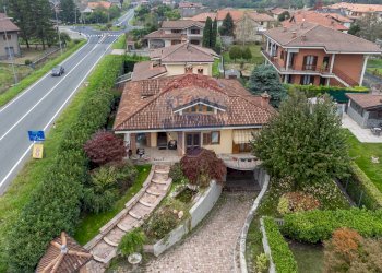 Casa all\'aperto - Villa strada statale
 
3/q, Borgone Susa - foto 1