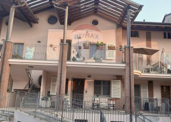 Casa all\'aperto - Villa a Schiera via Battisti
 
31, Montanaro - foto 1