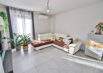 Foto 1 - Appartamento Via Ugo Foscolo
 
2, Montanaro - foto 1