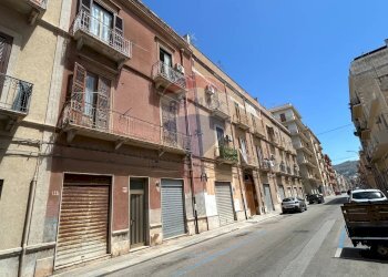 Edificio all\'aperto - Quadrilocale via livio bassi
 
151, Trapani - foto 24