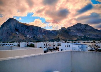 Vista delle montagne - Quadrilocale VIA ENRICO FERMI
 
43, San Vito Lo Capo - foto 13
