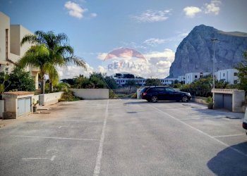 Vista delle montagne - Quadrilocale VIA ENRICO FERMI
 
43, San Vito Lo Capo - foto 33