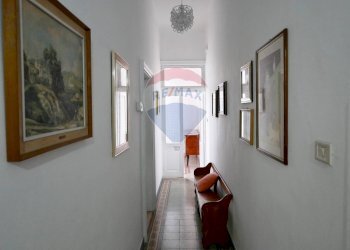 Hall / corridoio - Trilocale Via De Rossi
 
149, Bari - foto 15