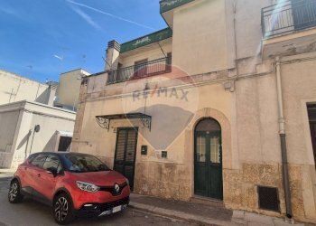 Edificio all\'aperto - Casa indipendente Via Giuseppe Mazzini
 
30-32, Turi - foto 1