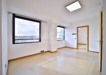 Foto 24 - Office Via Italia
 
197, Busnago - photo 24