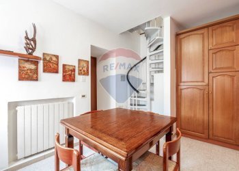 Sala da pranzo - Trilocale via San Martino
 
8, Padenghe sul Garda - foto 13