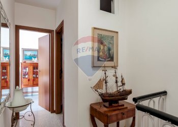Hall / corridoio - Trilocale via San Martino
 
8, Padenghe sul Garda - foto 14
