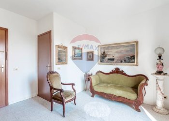 Camera / camera da letto - Trilocale via San Martino
 
8, Padenghe sul Garda - foto 16