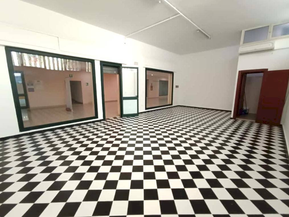 Foto 2 - Locale Commerciale via kennedy, Gallipoli - foto 2