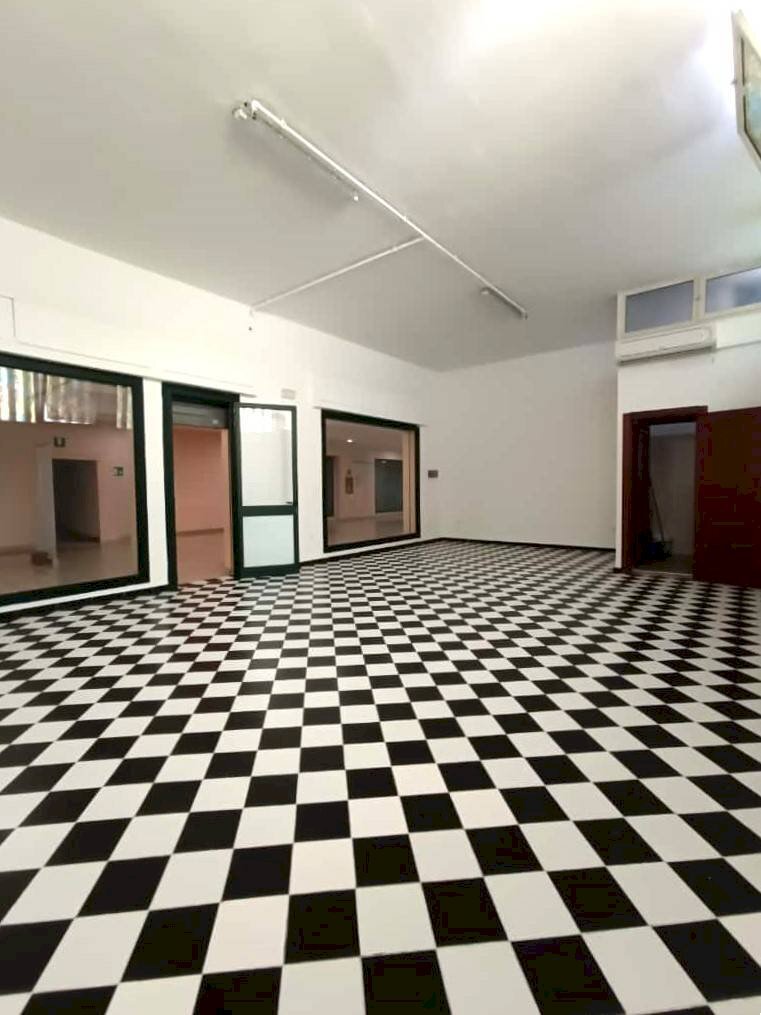 Foto 3 - Locale Commerciale via kennedy, Gallipoli - foto 3