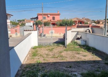 Giardino - Villa a Schiera Via Pavia
 
1, Ardea - foto 1