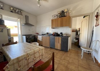 Cucina - Trilocale Lungomare delle Meduse, Pomezia - foto 10