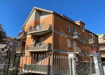 Edificio all\'aperto - Attico Via bologna, Ardea - foto 7