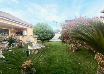 Giardino - Casa indipendente Mar Nero, Pomezia - foto 3