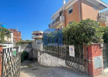 Foto 10 - Box rumenia, Pomezia - photo 9