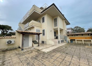 Casa all\'aperto - Casa semi indipendente Via Portorose, Fiumicino - foto 1