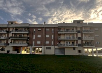 Edificio all\'aperto - Trilocale Via Beato padre pio, Nettuno - foto 3