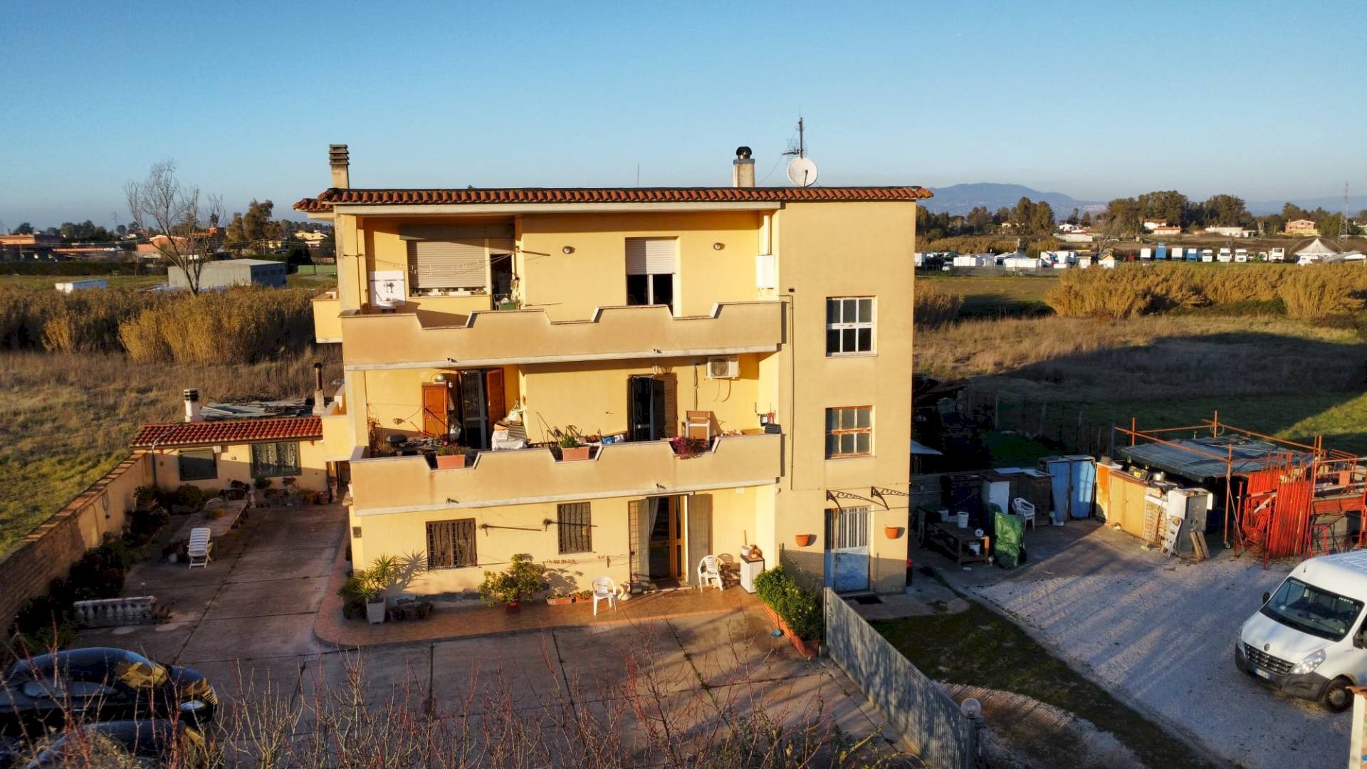 Edificio all\'aperto - Quadrilocale Peccia, Aprilia - foto 1