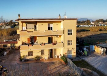 Edificio all\'aperto - Quadrilocale Peccia, Aprilia - foto 1