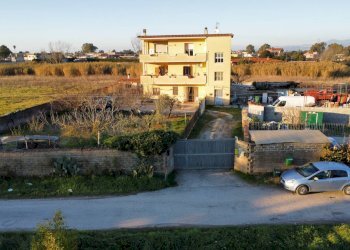 Edificio all\'aperto - Quadrilocale Peccia, Aprilia - foto 2