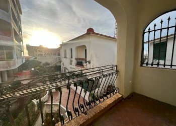 Balcone - Trilocale Via Polonia, Pomezia - foto 1