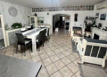 Sala da pranzo - Villa Via San Berardo dei Marsi, Ardea - photo 4