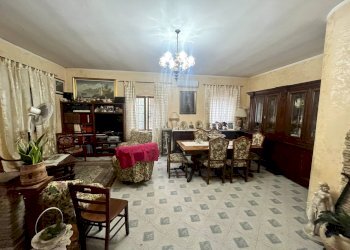 Sala da pranzo - Villa Via San Berardo dei Marsi, Ardea - photo 25