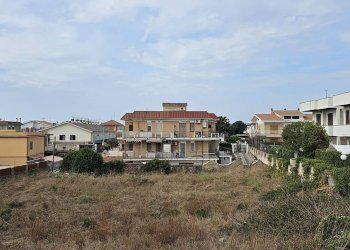 Edificio all\'aperto - Terreno edificabile Lungomare Tor San Lorenzo, Ardea - foto 3