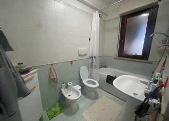 Bagno - Bilocale Via delle Arti, Pomezia - foto 9