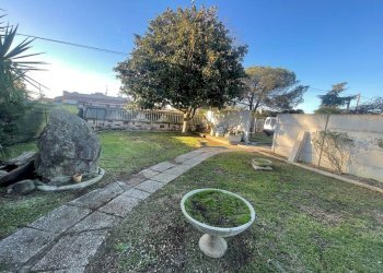 Giardino - Casa semi indipendente Via Serio, Aprilia - foto 5