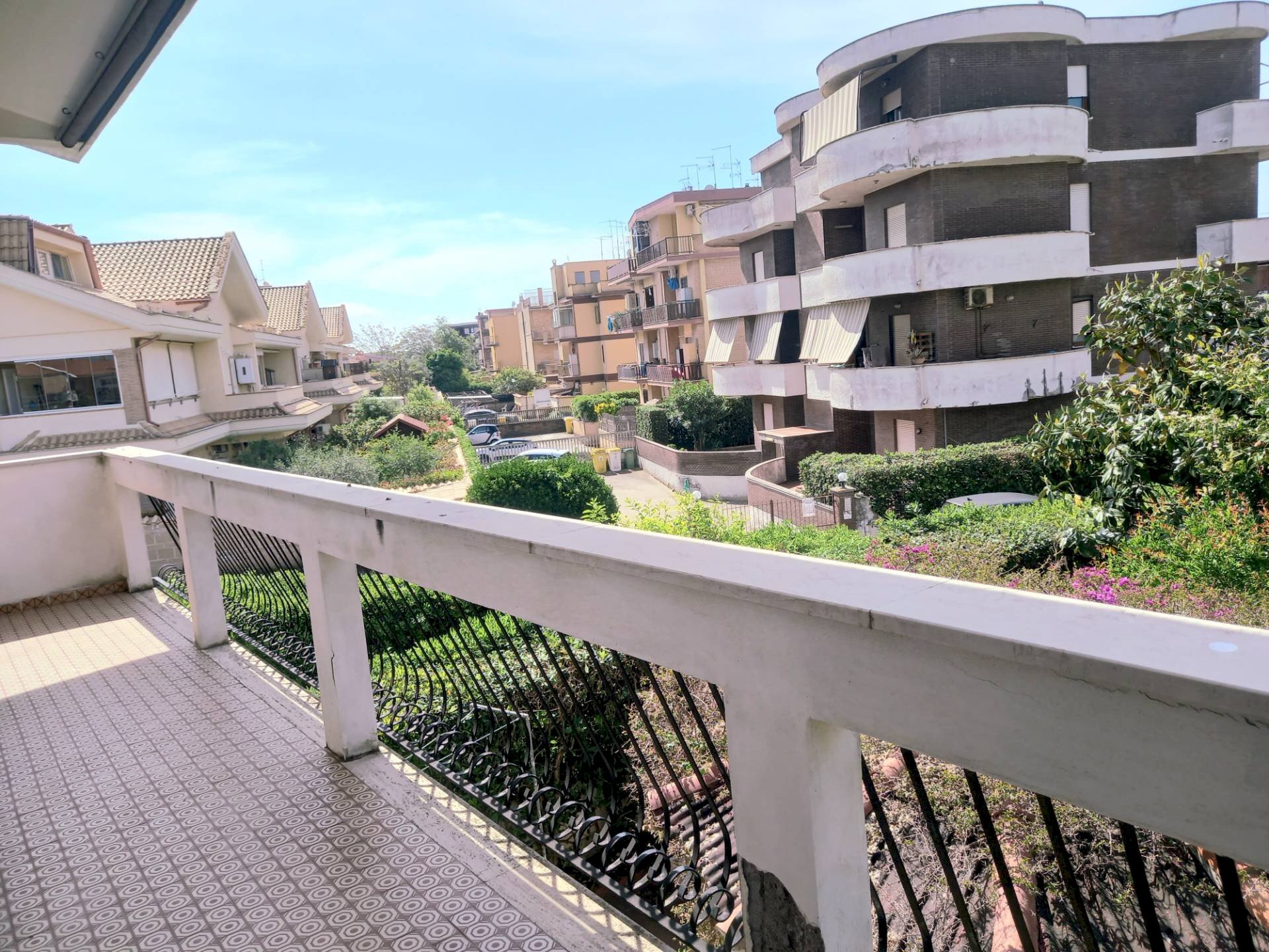 Balcone - Casa semi indipendente via zagabria, Pomezia - foto 1