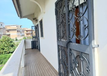 Balcone - Casa semi indipendente via zagabria, Pomezia - foto 15