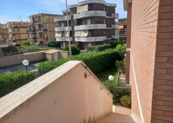 Balcone - Casa semi indipendente via zagabria, Pomezia - foto 31