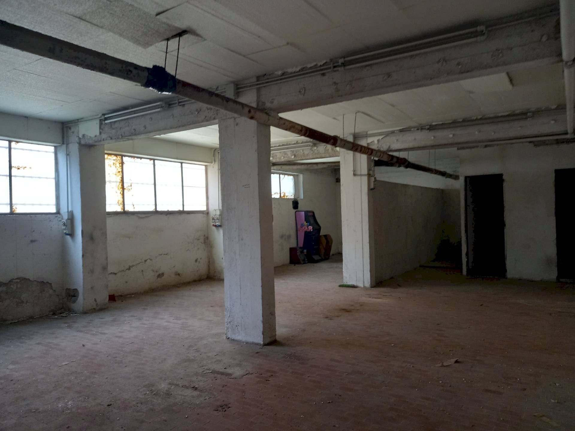 Parcheggio - Magazzino Via Marsiglia, Pomezia - foto 1