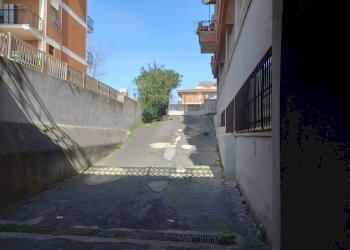Edificio all\'aperto - Magazzino Via Marsiglia, Pomezia - foto 3