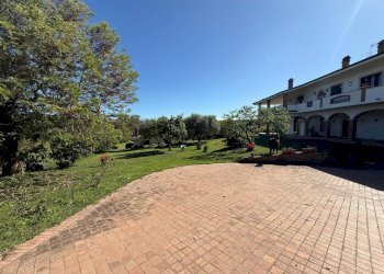 Edificio all\'aperto - Villa via delle Magnolie, Pomezia - foto 49