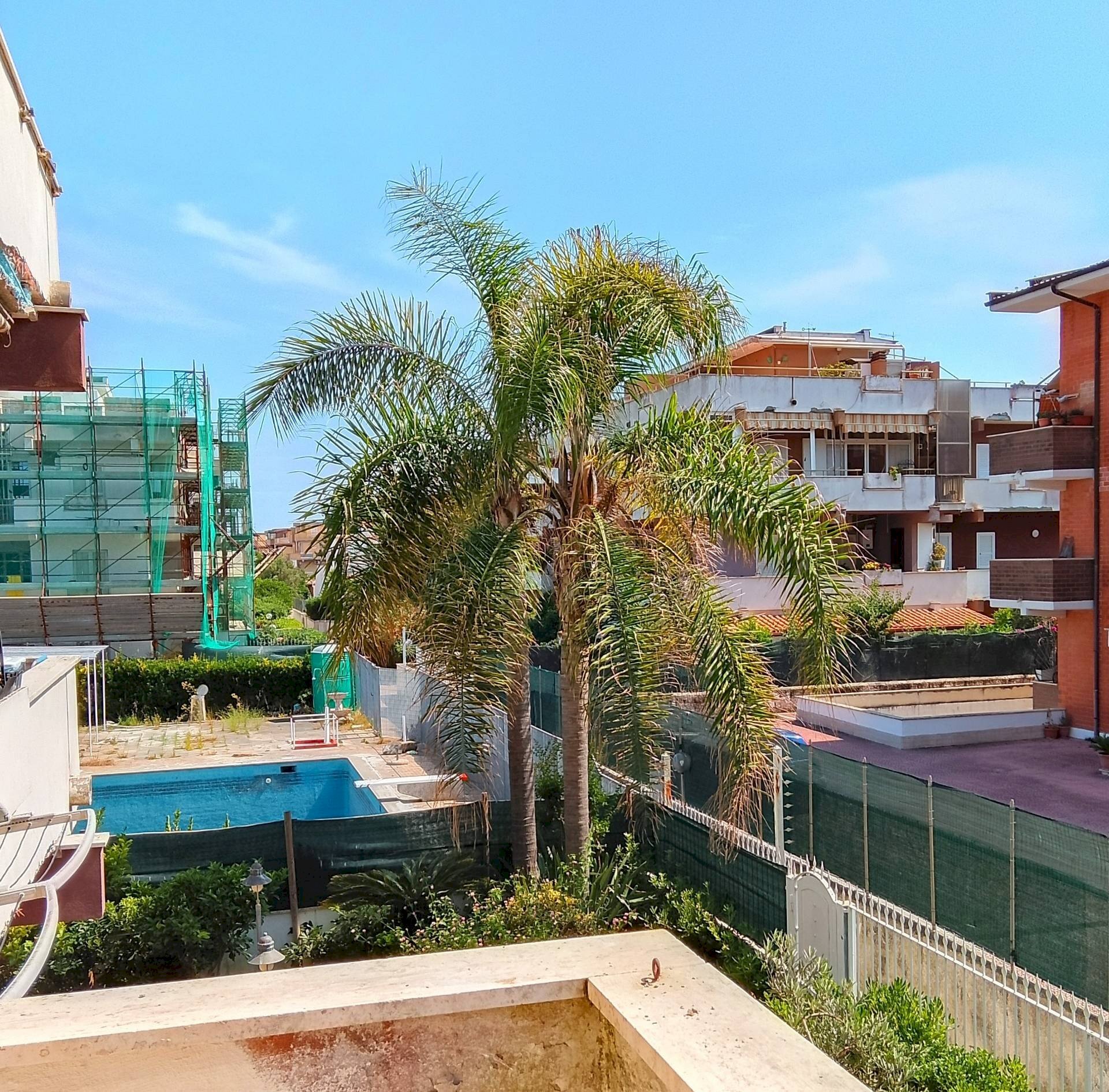 Piscina - Trilocale VIA BOLZANO
 
200, Ardea - foto 1