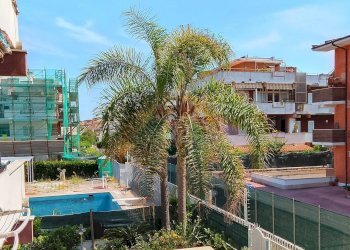 Piscina - Trilocale VIA BOLZANO
 
200, Ardea - foto 1