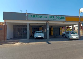 Edificio all\'aperto - Negozio Via Torvaianica ALta, Pomezia - foto 1