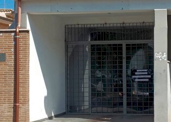 Edificio all\'aperto - Negozio Via Torvaianica ALta, Pomezia - foto 4