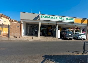 Edificio all\'aperto - Negozio Via Torvaianica ALta, Pomezia - foto 7