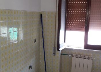 Bagno - Bilocale Via Recanati, Pomezia - foto 13