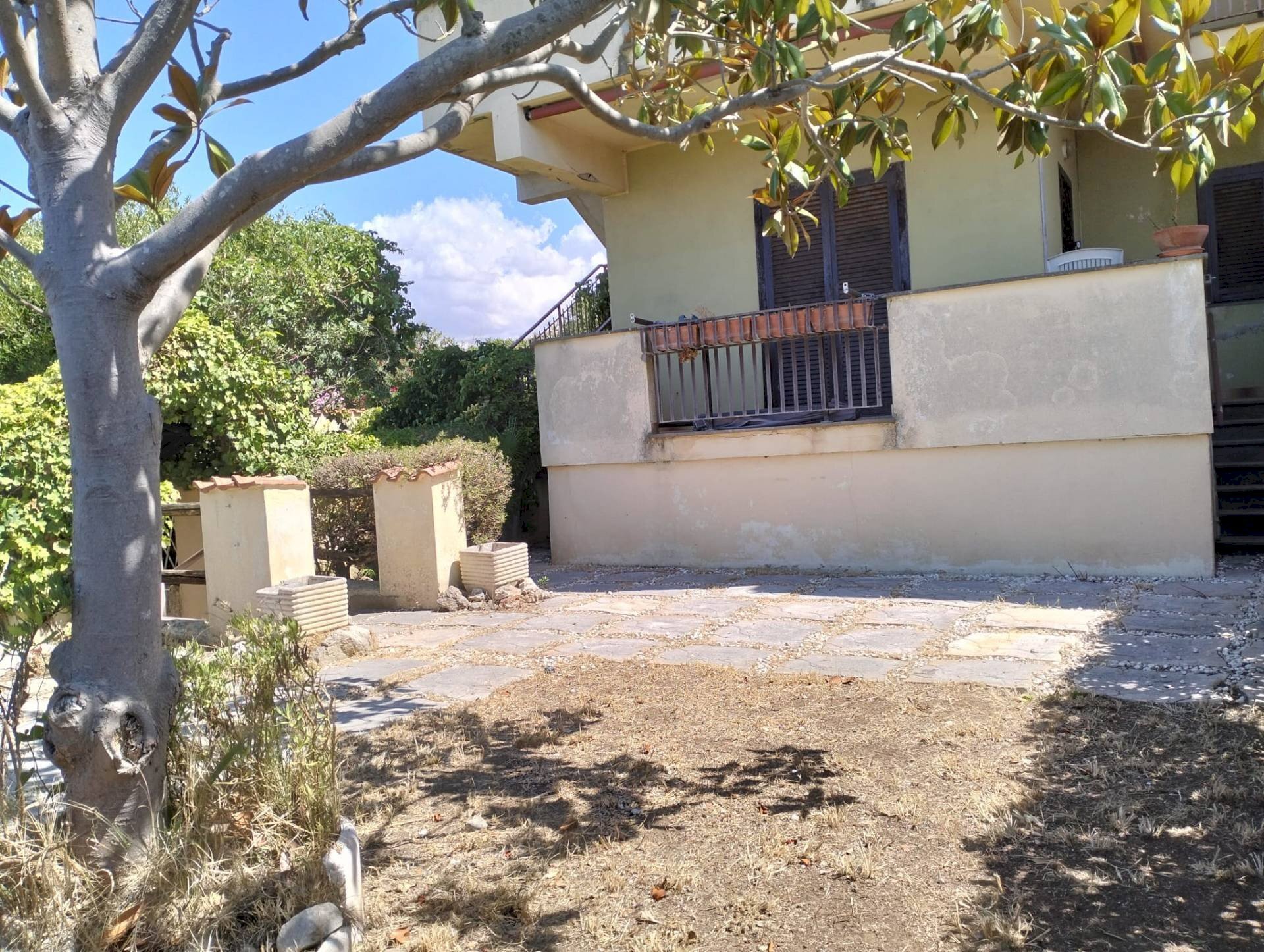 Esterno con giardino - Villa via Arezzo, Ardea - foto 1